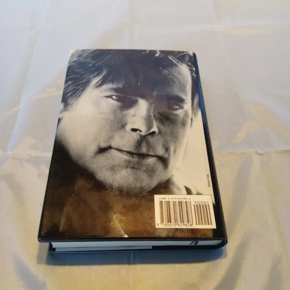 Stephen King Book - Picture 2 of 4
